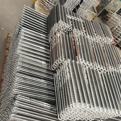 Evaporator cu aripioare pentru frigider fără îngheț